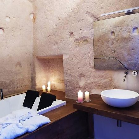 マテーラ Fornaci 46 Sassi Con Idromassaggioヴィラ エクステリア 写真